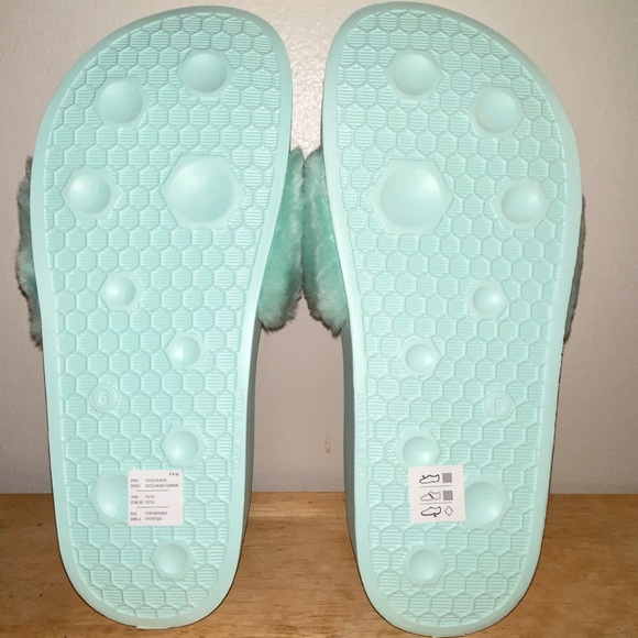 Rihanna x Puma Fenty furry slide sandals. Brand new, never worn. No box. - Picture 6 of 9